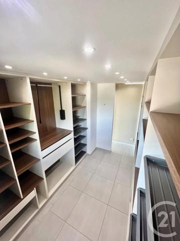 Maison à vendre  6 pièces - 240 m 2   LA CADIERE D AZUR  - 83