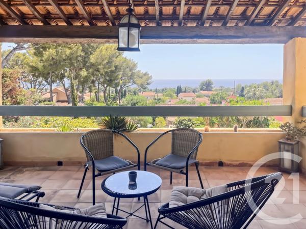 Maison à vendre  6 pièces - 240 m 2   LA CADIERE D AZUR  - 83