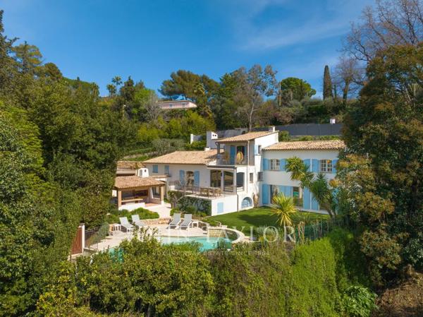 Proche Mougins Village – Beau mas provençal rénové