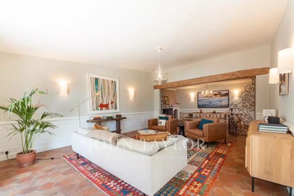 Proche Mougins Village – Beau mas provençal rénové