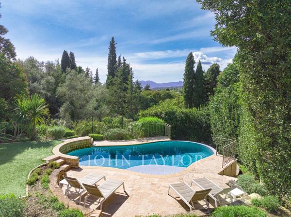 Proche Mougins Village – Beau mas provençal rénové
