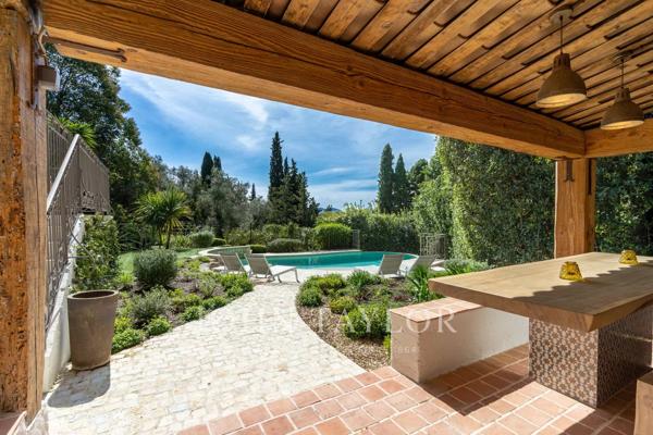 Proche Mougins Village – Beau mas provençal rénové