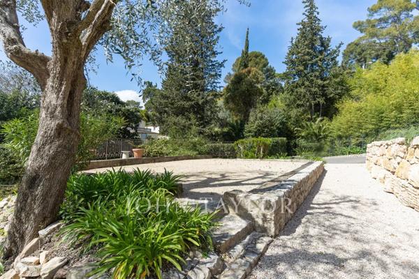 Proche Mougins Village – Beau mas provençal rénové