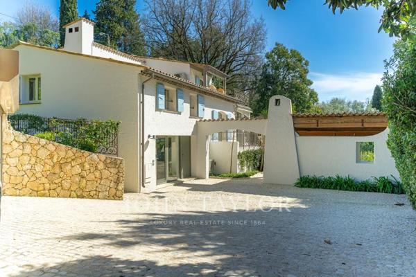 Proche Mougins Village – Beau mas provençal rénové