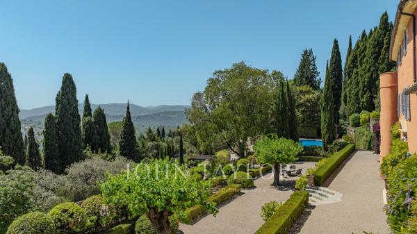 Grasse - Propriété d'exception avec vue panoramique jusqu'à la mer