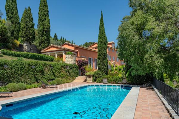 Grasse - Propriété d'exception avec vue panoramique jusqu'à la mer