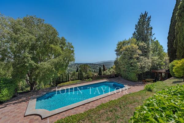 Grasse - Propriété d'exception avec vue panoramique jusqu'à la mer