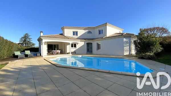 Maison à vendre 6 pièces 200 m² Saint-Médard-en-Jalles