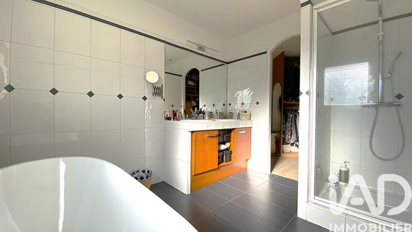 Maison à vendre 6 pièces 200 m² Saint-Médard-en-Jalles