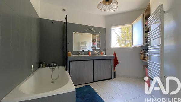 Maison à vendre 6 pièces 200 m² Saint-Médard-en-Jalles