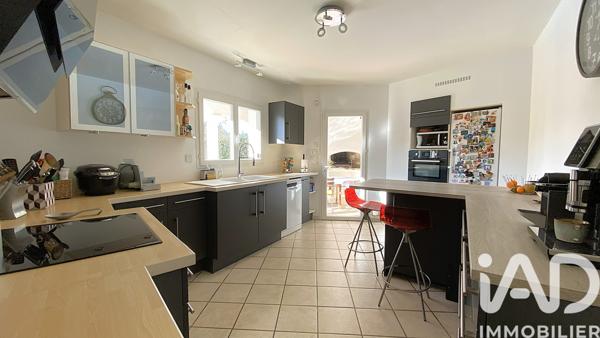 Maison à vendre 6 pièces 200 m² Saint-Médard-en-Jalles