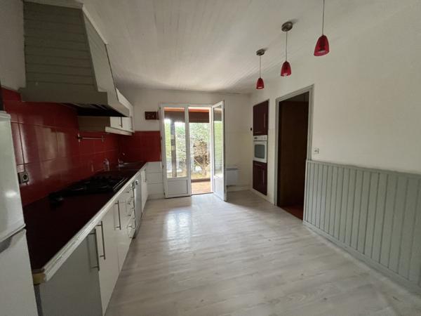 Maison à vendre |  Pont-l'Abbé-d'Arnoult |  5 pièces | 145 m²