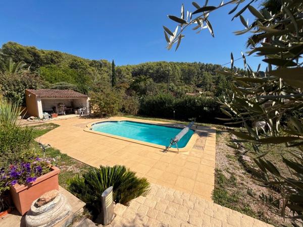 Maison
         6 pièces
        - 138 m² Bien prestige 595 000 € *