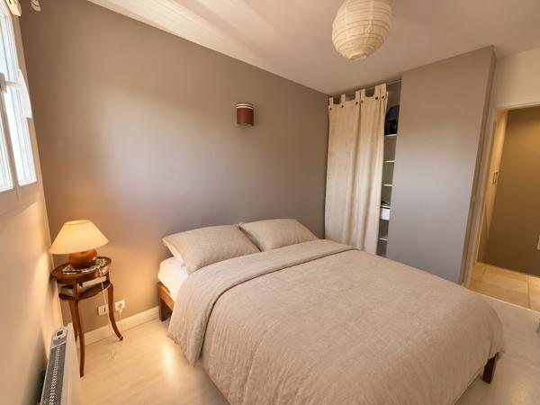 Maison
         6 pièces
        - 138 m² Bien prestige 595 000 € *