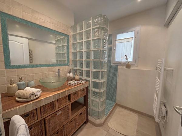 Maison
         6 pièces
        - 138 m² Bien prestige 595 000 € *