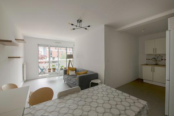 Appartement RENNES - BEAUREGARD - T5 - TERRASSE - GARAGE FERME - LUMINEUX