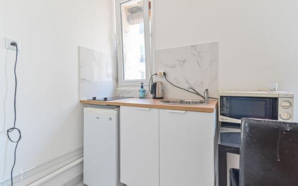 Appartement à louer    1 pièce • 15,86 m2 Clichy