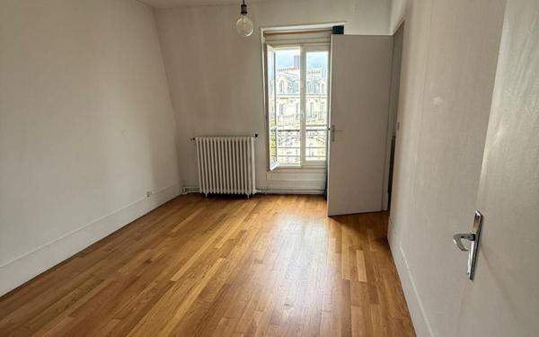 Appartement à vendre    3 pièces • 46,55 m2 Paris 14