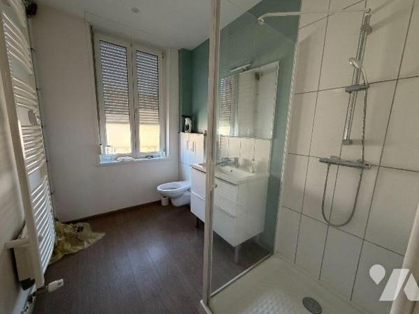 Immeuble à vendre à Coudekerque-Branche (59210), secteur centre ville. 

Immeuble mixte à usa...