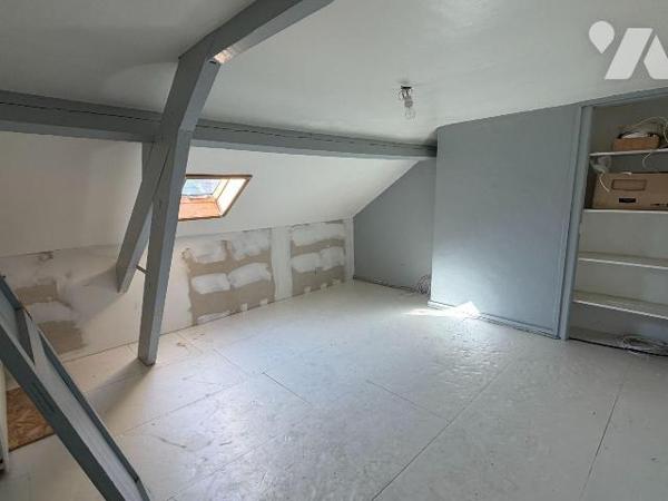 Immeuble à vendre à Coudekerque-Branche (59210), secteur centre ville. 

Immeuble mixte à usa...