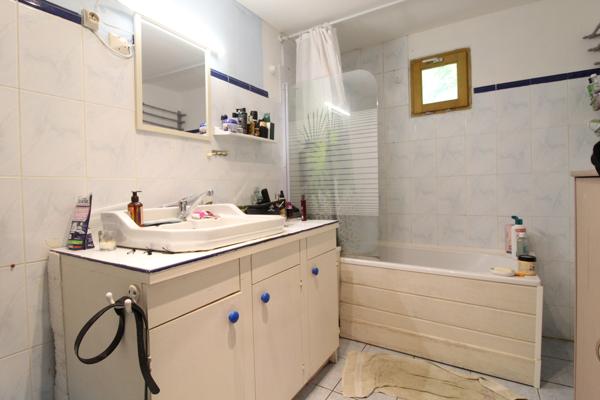 Saint-Jean-et-Saint-Paul (12250) 15 pièces 731 m² 10000 m² ENSEMBLE IMMOBILIER 731 M² AVEC MAISON, BATIMENT, HANGAR, GARAGE SUR 1 HECTARE DE TE