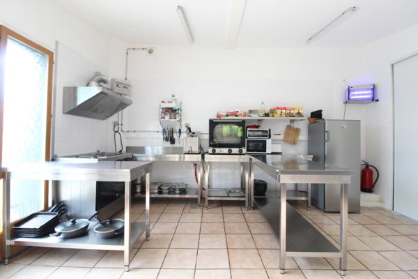 Saint-Jean-et-Saint-Paul (12250) 15 pièces 731 m² 10000 m² ENSEMBLE IMMOBILIER 731 M² AVEC MAISON, BATIMENT, HANGAR, GARAGE SUR 1 HECTARE DE TE