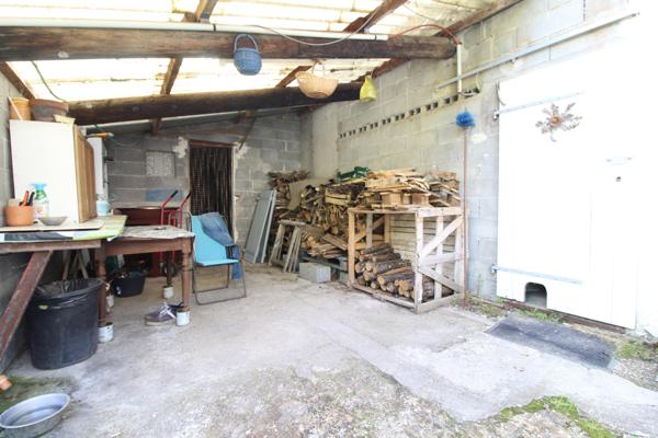 Saint-Jean-et-Saint-Paul (12250) 15 pièces 731 m² 10000 m² ENSEMBLE IMMOBILIER 731 M² AVEC MAISON, BATIMENT, HANGAR, GARAGE SUR 1 HECTARE DE TE