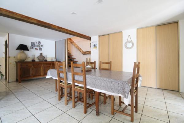 Saint-Jean-et-Saint-Paul (12250) 15 pièces 731 m² 10000 m² ENSEMBLE IMMOBILIER 731 M² AVEC MAISON, BATIMENT, HANGAR, GARAGE SUR 1 HECTARE DE TE