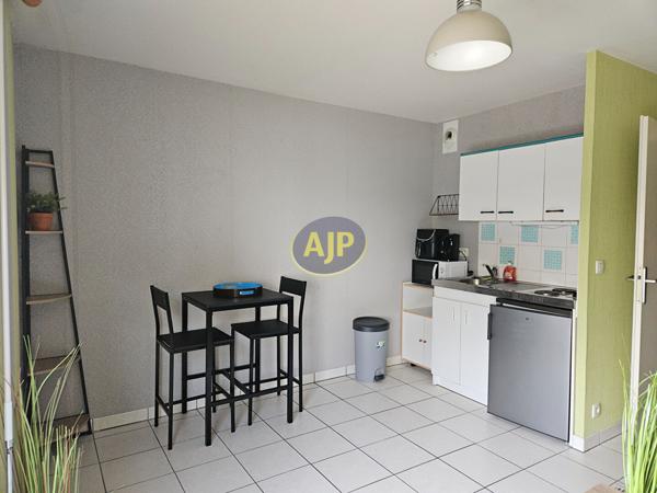 Appartement à louer Nantes : 1 pièces, 23m² avec 0 chambre(s) à 555€ - AJP Immobilier Nantes Sud