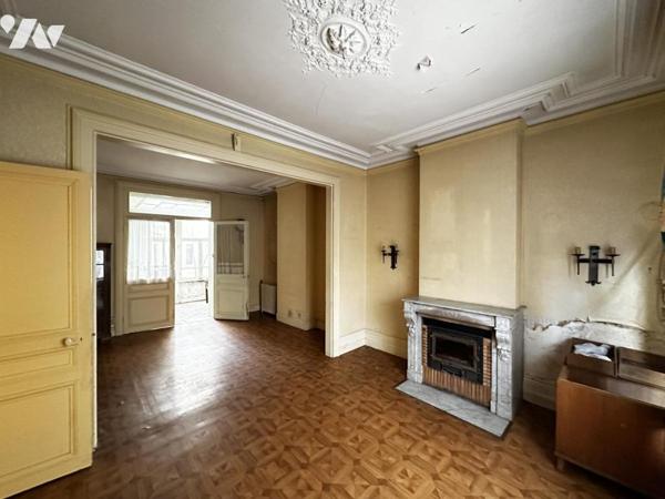 Maison de Maître à rénover 3 chambres cour