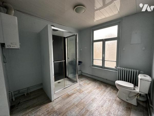 Maison de Maître à rénover 3 chambres cour