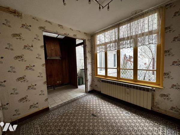 Maison de Maître à rénover 3 chambres cour