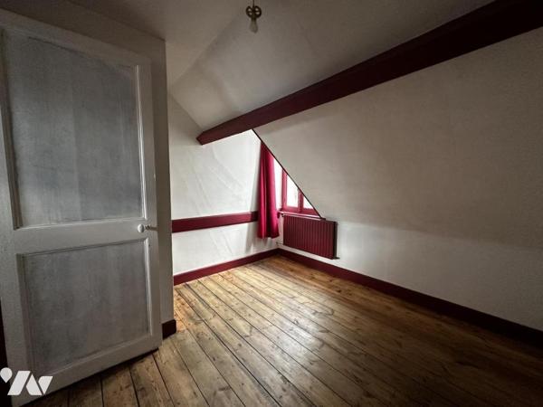 Maison de Maître à rénover 3 chambres cour