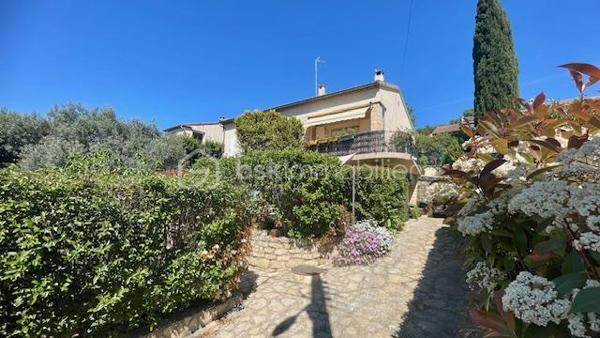 Maison traditionnelle de 145 m²
