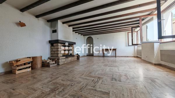 Maison
         6 pièces
        - 150 m² 469 000 € *
