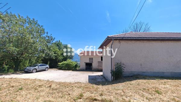 Maison
         6 pièces
        - 150 m² 469 000 € *