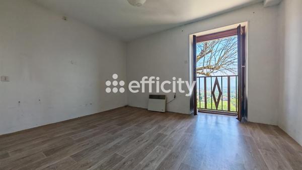 Maison
         6 pièces
        - 150 m² 469 000 € *
