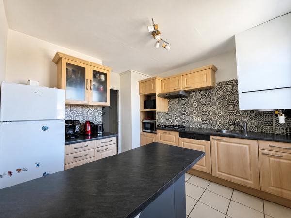 Appartement
         3 pièces
        - 72 m² 149 000 € *