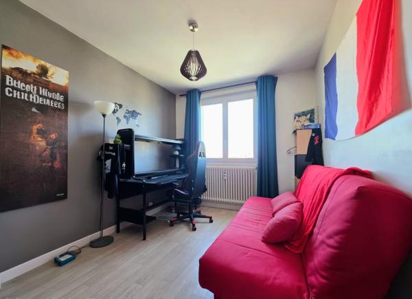 Appartement
         3 pièces
        - 72 m² 149 000 € *