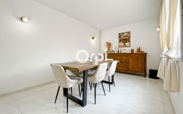 Appartement à vendre    3 pièces • 74 m2 Marseille 12