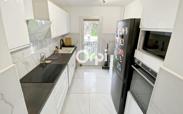 Appartement à vendre    3 pièces • 74 m2 Marseille 12