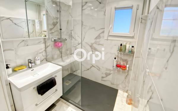 Appartement à vendre    3 pièces • 74 m2 Marseille 12