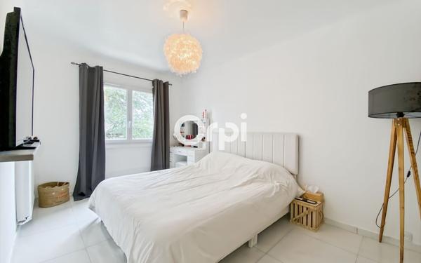 Appartement à vendre    3 pièces • 74 m2 Marseille 12