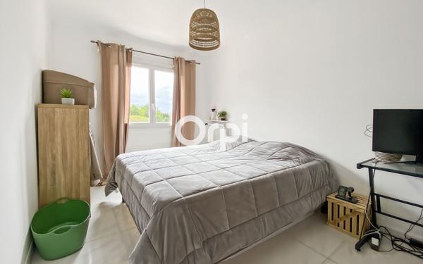 Appartement à vendre    3 pièces • 74 m2 Marseille 12