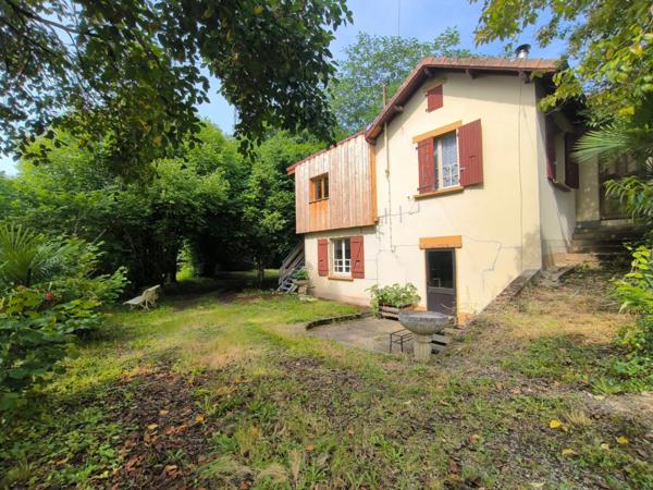 Dpt Gers (32), à vendre RISCLE maison à rénover T4 de 90 m² habitables avec grand garage sur 1350 m² de terrain, au calme