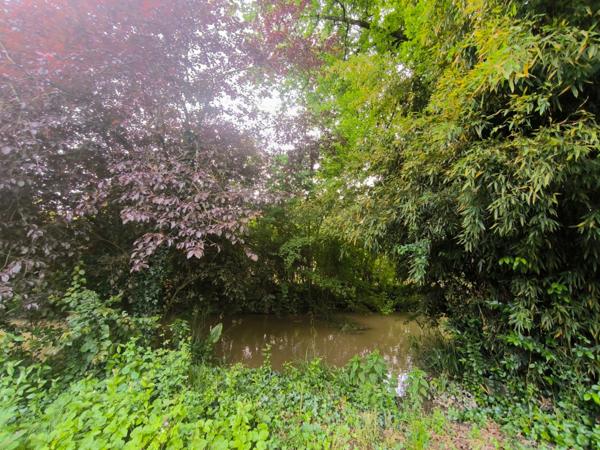 Dpt Gers (32), à vendre RISCLE maison à rénover T4 de 90 m² habitables avec grand garage sur 1350 m² de terrain, au calme