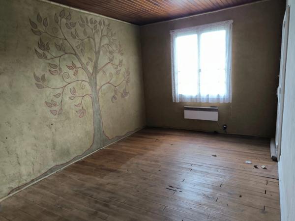 Dpt Gers (32), à vendre RISCLE maison à rénover T4 de 90 m² habitables avec grand garage sur 1350 m² de terrain, au calme