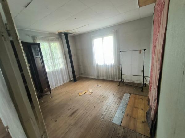 Dpt Gers (32), à vendre RISCLE maison à rénover T4 de 90 m² habitables avec grand garage sur 1350 m² de terrain, au calme