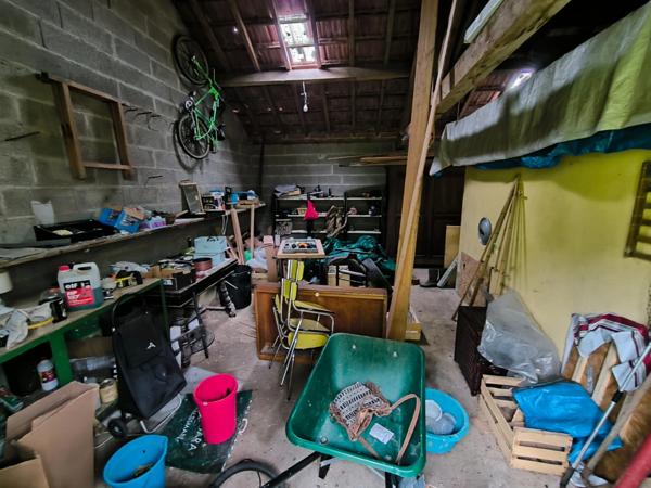 Dpt Gers (32), à vendre RISCLE maison à rénover T4 de 90 m² habitables avec grand garage sur 1350 m² de terrain, au calme