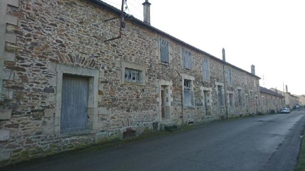 À vendre - entrepôt de 3 000 m² à Saint-Junien